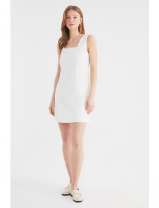 Trendyol Λευκό Brode φόρεμα