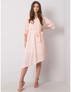 Fashionhunters Ανοιχτό ροζ ασύμμετρο φόρεμα με ζώνη