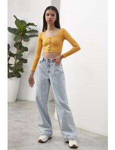 Trendyol Μπλούζα - Κίτρινη - Slim fit