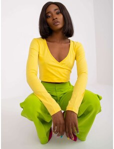 Fashionhunters Κίτρινη κοντή βαμβακερή μπλούζα Paola RUE PARIS