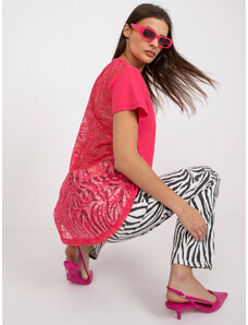 Fashionhunters Ροζ ασύμμετρη μπλούζα με δαντέλα και κοντά μανίκια