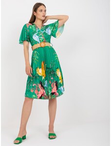 Fashionhunters Πράσινο πλισέ φόρεμα με στάμπες ζώνης