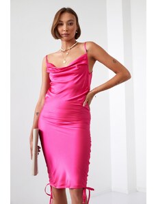 FASARDI Εφαρμοστό ροζ φόρεμα με βολάν