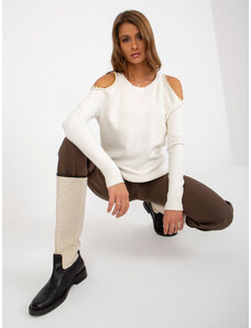 Fashionhunters Γκρι-λευκό πουλόβερ με off-ώμους και αλυσίδες