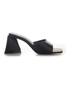 Famous Shoes Γυναικεία mules σε μαύρο χρώμα