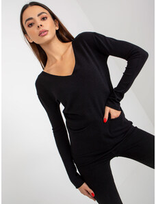 Fashionhunters Μαύρο γυναικείο κλασικό πουλόβερ με τσέπες