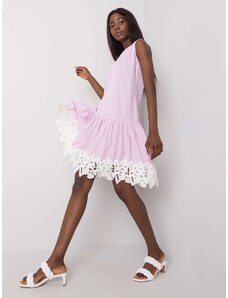 Fashionhunters Γυναικείο ανοιχτό μωβ φόρεμα με διακοσμητική επένδυση