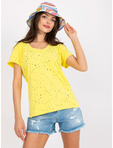 Fashionhunters Κίτρινο μονόχρωμο μπλουζάκι με τρύπες