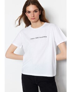 Γυναικείο μπλουζάκι Trendyol White Printed Semi-Fitted Knitted