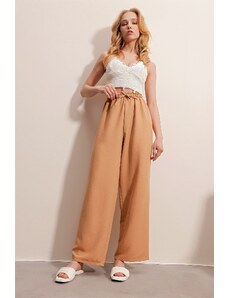 Trend Alaçatı Stili Women's Cinnamon Elastic Waist, Comfortable Cut Aerobin Pants for Women