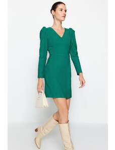 Trendyol σμαραγδένιο πράσινο ώμο λεπτομερή V λαιμόκοψη μίνι υφαντό υφαντό φόρεμα