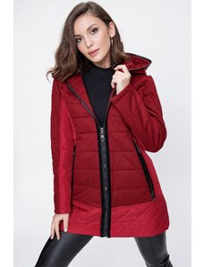 By Saygı Από τον Saygı με κουκούλα και φόδρα, καπιτονέ παλτό μεγάλου μεγέθους Claret Red.