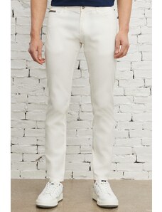 AC&Co / Altınyıldız Classics Men's White Slim Fit Slim Fit 5 Pockets Flexible Chino Trousers.