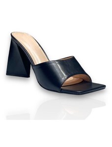 Famous Shoes Γυναικεία mules με χοντρό τακούνι Famous
