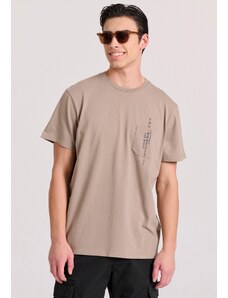FUNKY BUDDHA T-shirt με τύπωμα και τσέπη στο στήθος