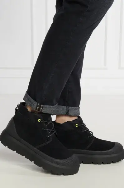 UGG Δερμάτινες μπότες χιονιού M NEUMEL