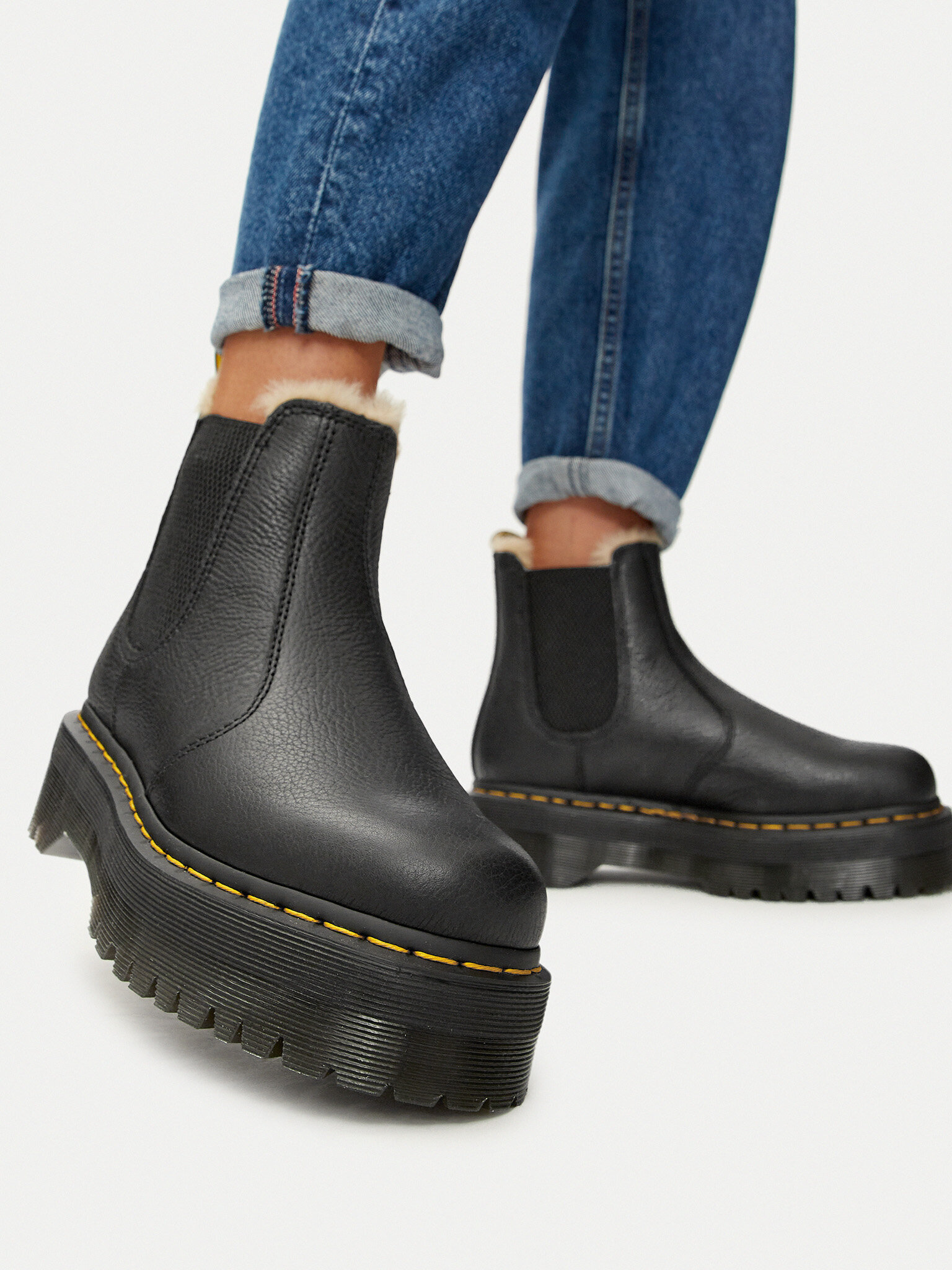 Μποτάκια με λάστιχο Dr. Martens