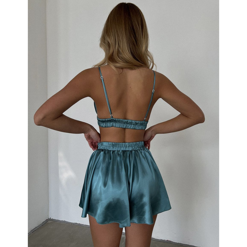 La Lolita Amsterdam ASHLYN Σετ babydoll 3 τμχ σατέν υφής με αέρινο φουστο-σορτς με φιόγκο, μπραλέτ με τριγωνάκι & μακρυμάνικη πουκαμίσα