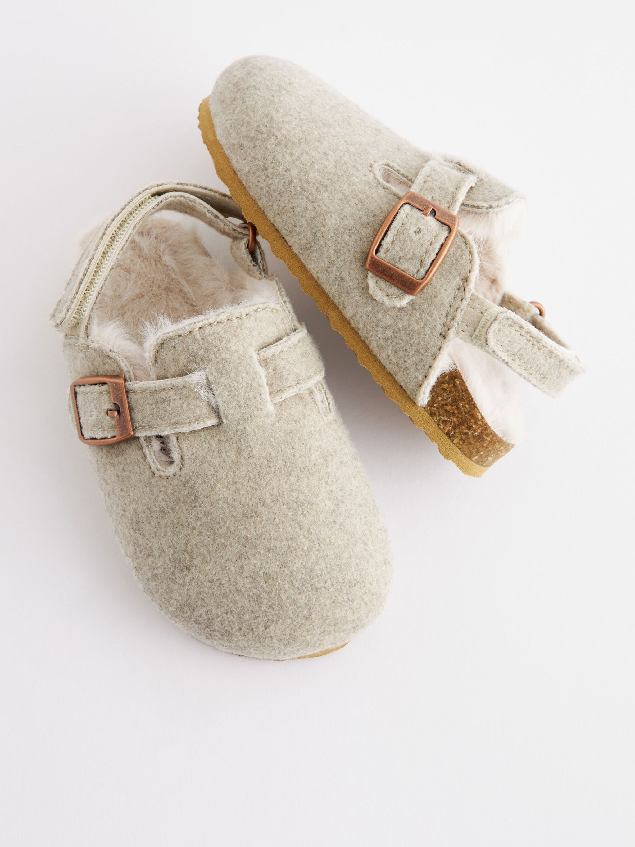 Next Παντόφλα κρεμ / ανοικτό καφέ