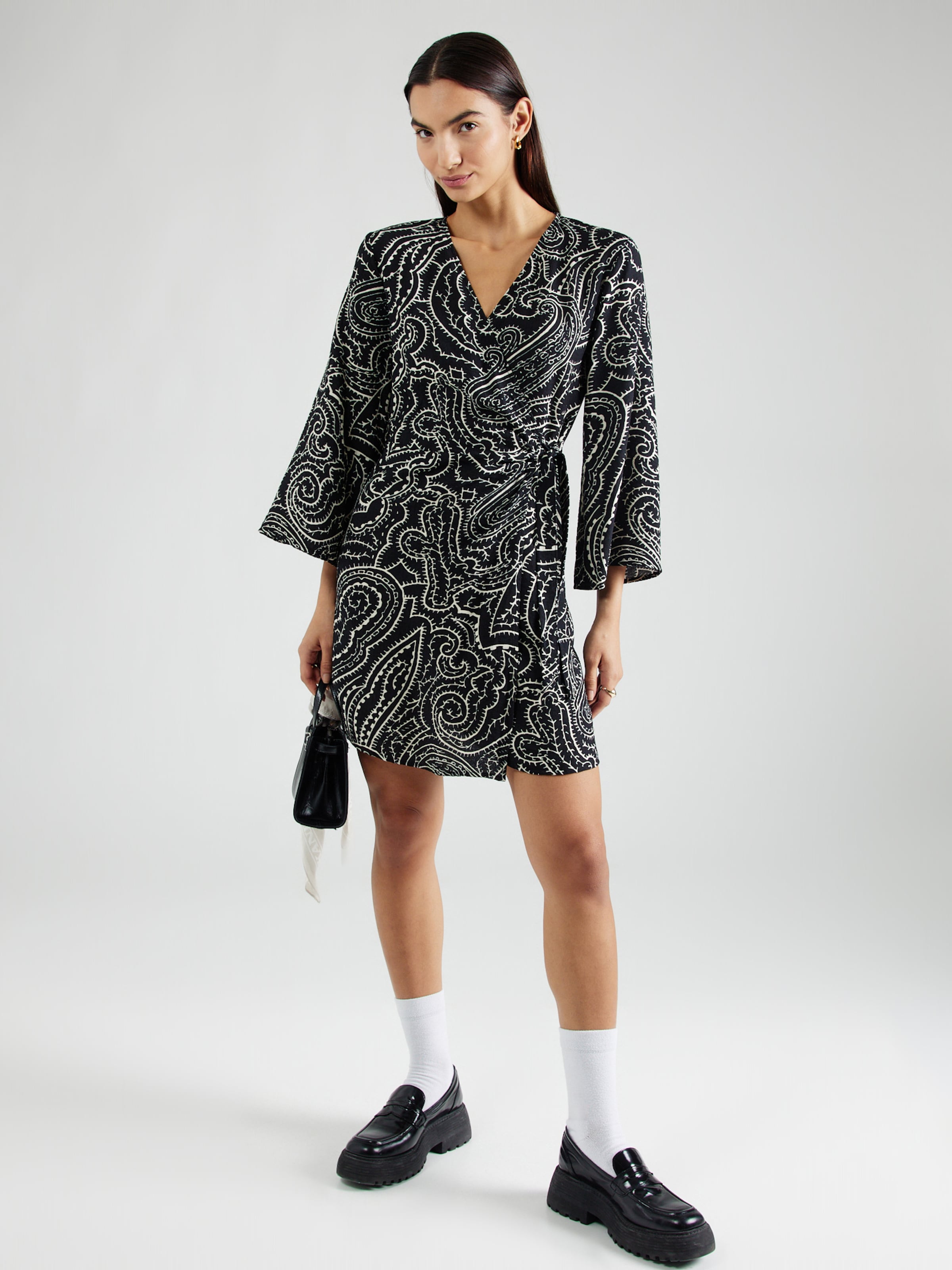 JDY Φόρεμα 'JDYPEPPER' μαύρο / λευκό