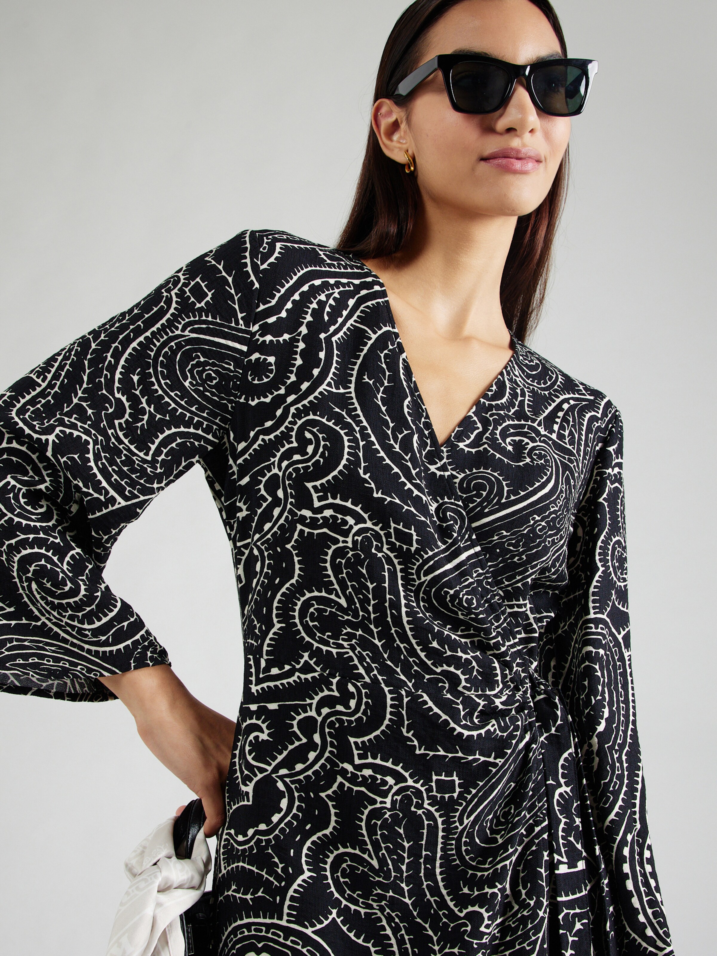 JDY Φόρεμα 'JDYPEPPER' μαύρο / λευκό