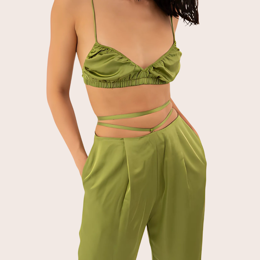 La Lolita Amsterdam CORALINE Σατέν υφής loungewear σετ 3 τμχ με παντελόνα με δέσιμο στη μέση, μπραλέτ και πουκαμίσα