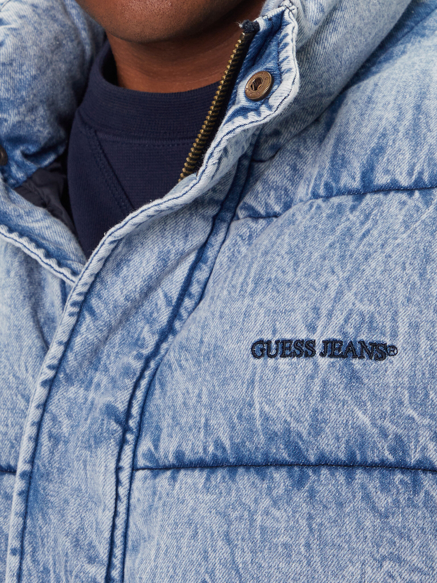 Μπουφάν χειμωνιάτικο Guess Jeans