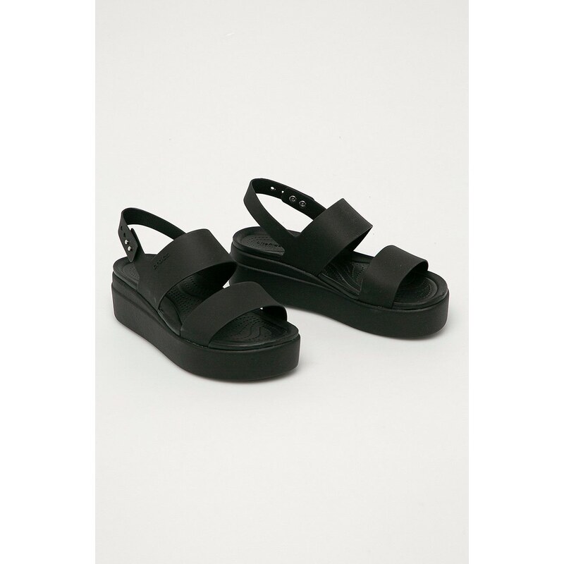 Σανδάλια Crocs Crocs Brooklyn Low Wedge W Brooklyn Low Wedge χρώμα: μαύρο 206453 206453