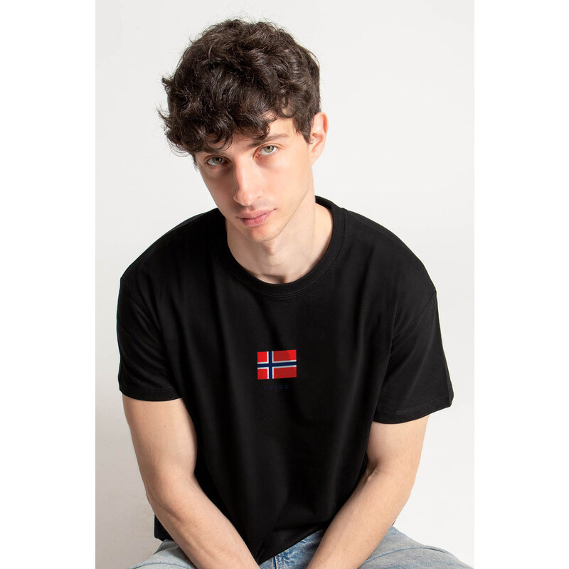 UnitedKind Nordic Fjord, T-Shirt σε μαύρο χρώμα