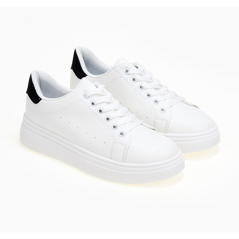 issue Basic sneakers με χρωματική λεπτομέρια - Λευκό-Μαύρο - 031012