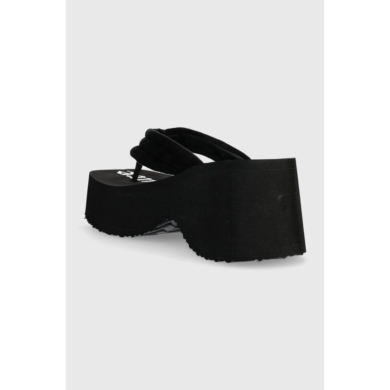 Σαγιονάρες Juicy Couture WHITNEY χρώμα: μαύρο, JCFSAN124003