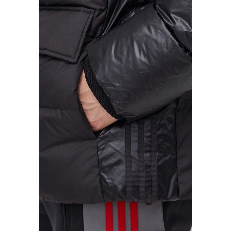 Μπουφάν με επένδυση από πούπουλα adidas Originals ανδρικό, χρώμα μαύρο IR7133