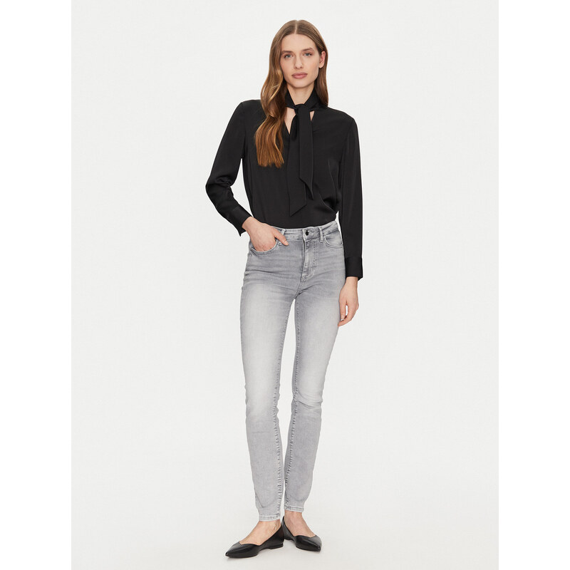 Τζιν Guess