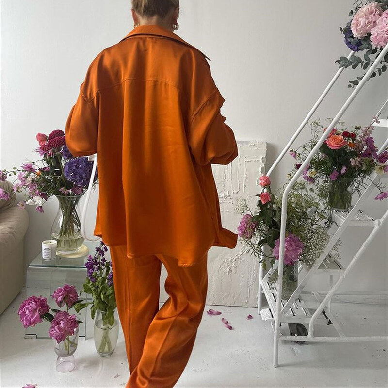 La Lolita Amsterdam CORALINE Σατέν υφής loungewear σετ 3 τμχ με παντελόνα με δέσιμο στη μέση, μπραλέτ και πουκαμίσα