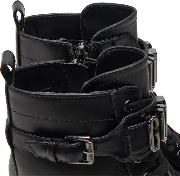 Μποτίνια Guess