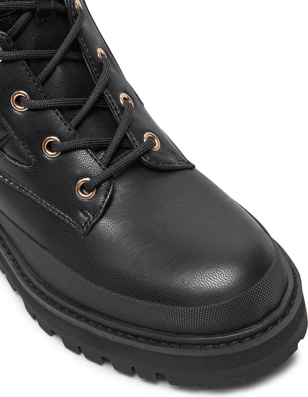 Μποτίνια Guess