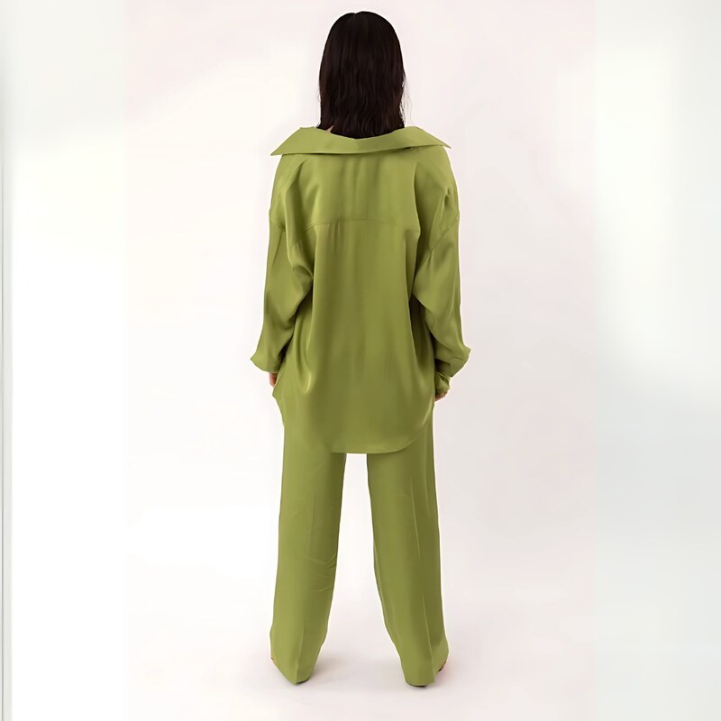 La Lolita Amsterdam CORALINE Σατέν υφής loungewear σετ 3 τμχ με παντελόνα με δέσιμο στη μέση, μπραλέτ και πουκαμίσα