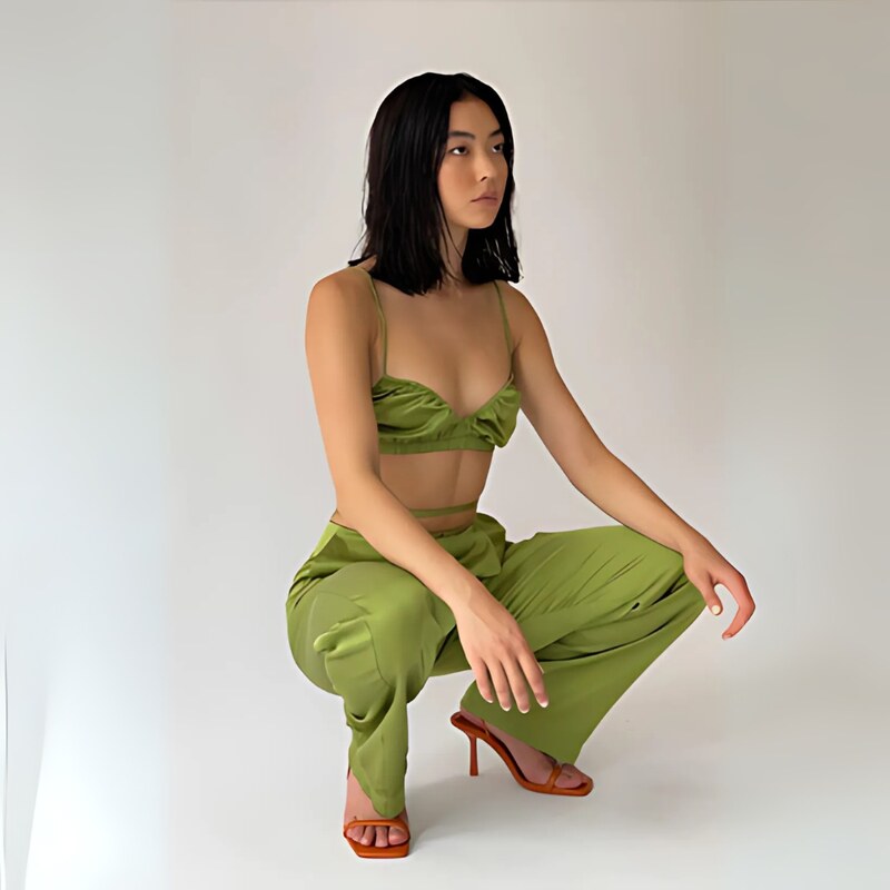 La Lolita Amsterdam CORALINE Σατέν υφής loungewear σετ 3 τμχ με παντελόνα με δέσιμο στη μέση, μπραλέτ και πουκαμίσα