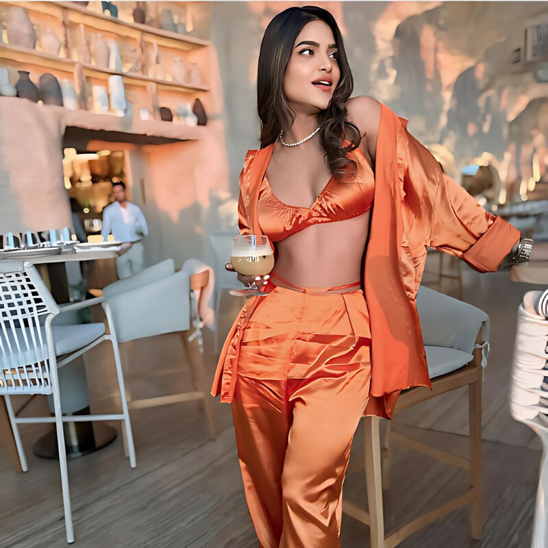 La Lolita Amsterdam CORALINE Σατέν υφής loungewear σετ 3 τμχ με παντελόνα με δέσιμο στη μέση, μπραλέτ και πουκαμίσα