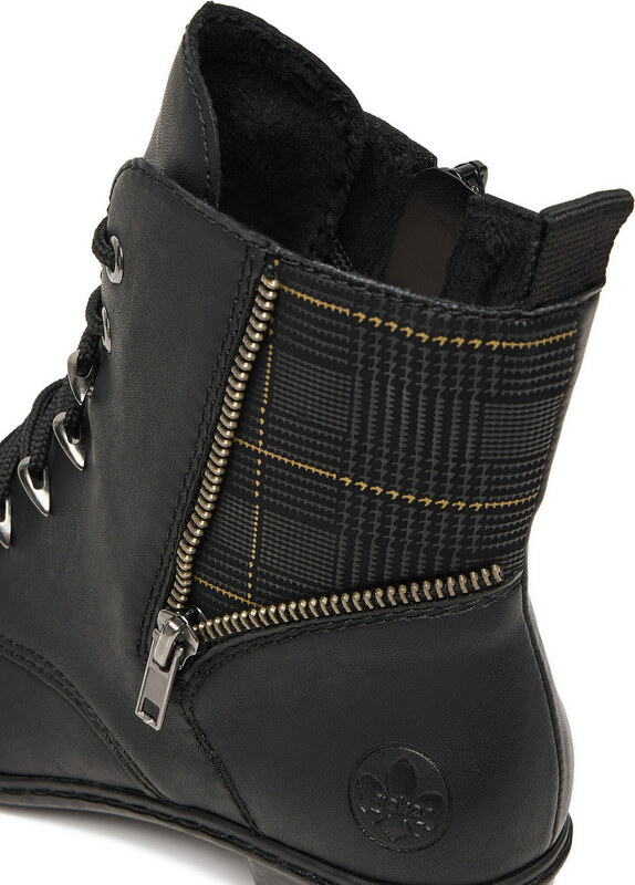 Μποτίνια Rieker